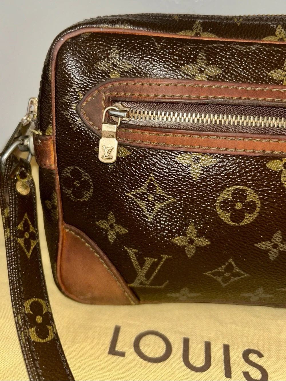 Louis Vuitton Marly Dragonne GM wristlet clutch. Vintage 1980